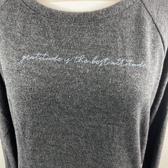 NWOT THE PROJECT SOCIAL T Grey Crew Neck "Gratitude Is The Best Attitude" Long S - Picture 3 of 8